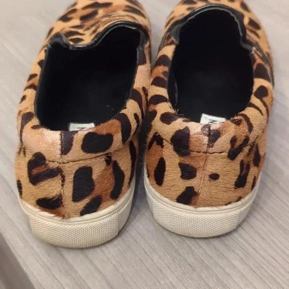 STEVE Madden Ecentric Leopard Print Pony Fur Flats - Picture 4 of 10